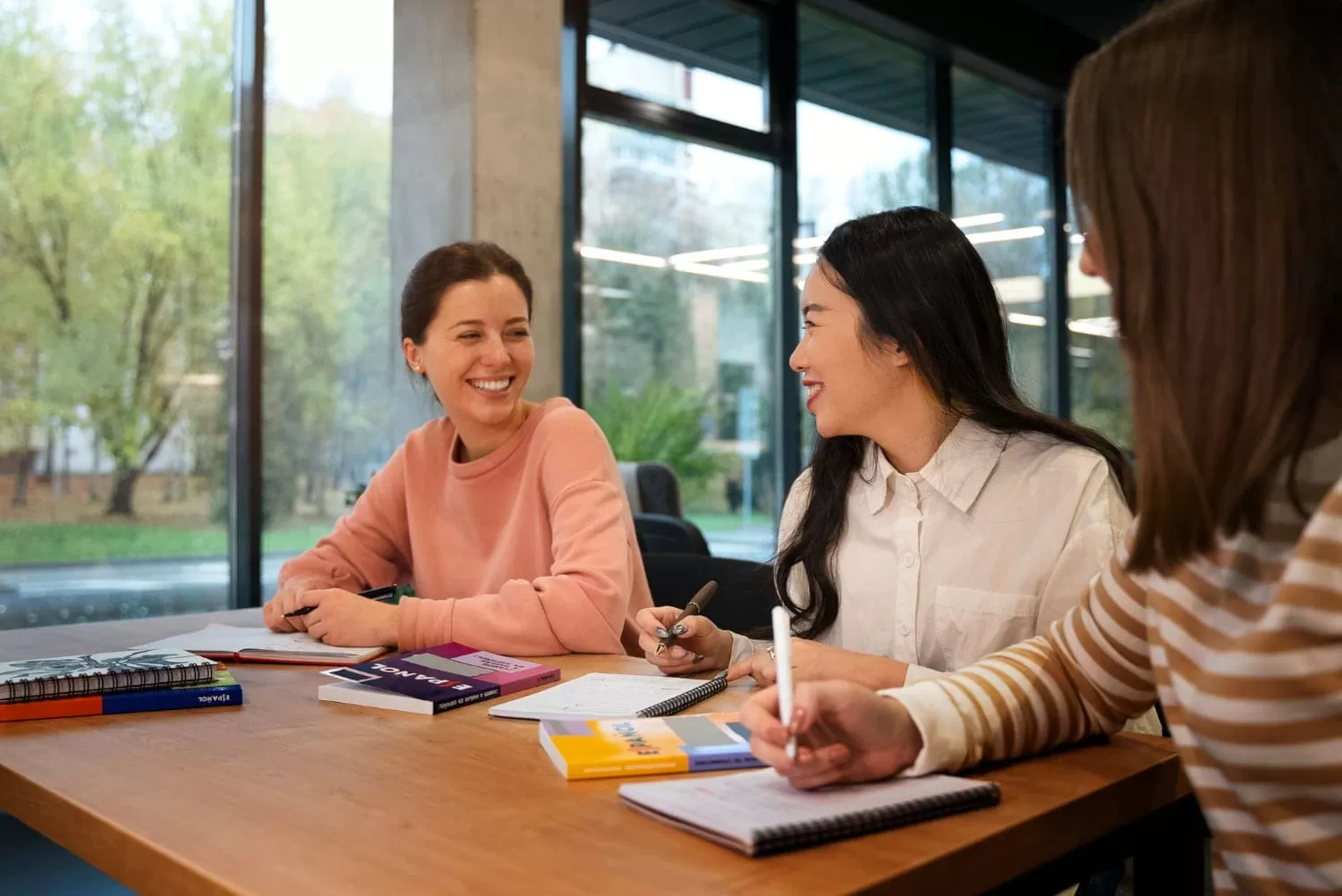 Seni Membaca Ruang dan Isi Kepala Orang: Panduan Berbasis Riset untuk Gen Z 2025